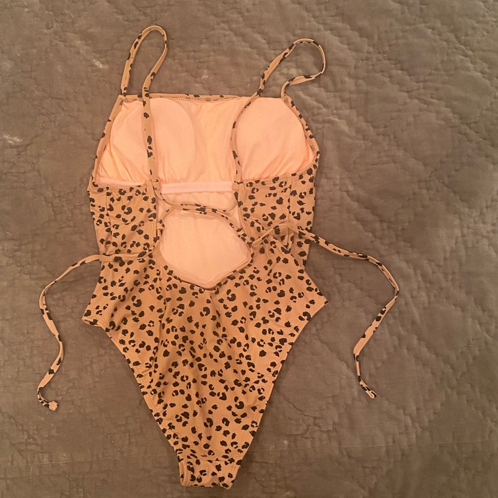 Bathing suit - Picture 3 of 3